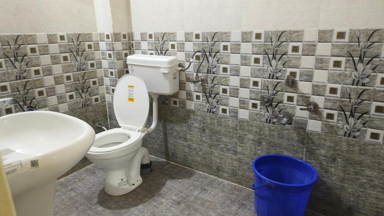 Nain Guest House Ujjain Bagian luar foto