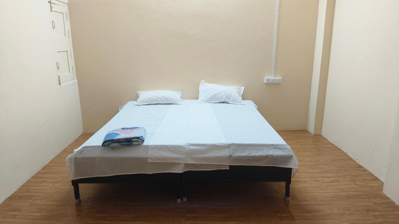Nain Guest House Ujjain Bagian luar foto