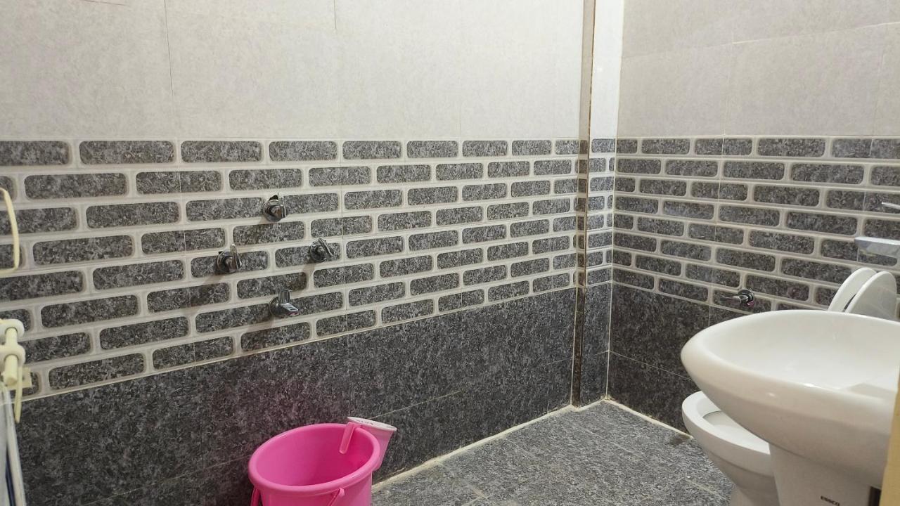 Nain Guest House Ujjain Bagian luar foto