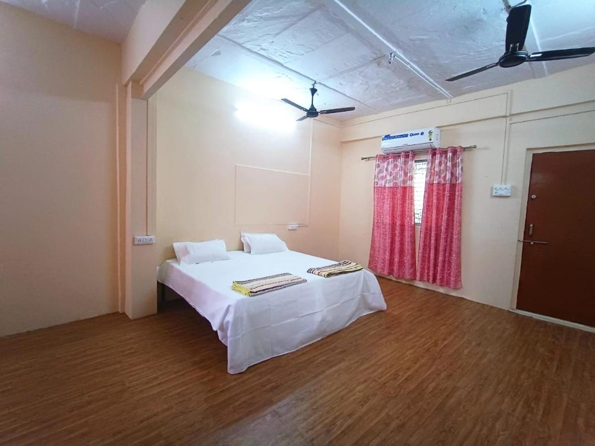 Nain Guest House Ujjain Bagian luar foto
