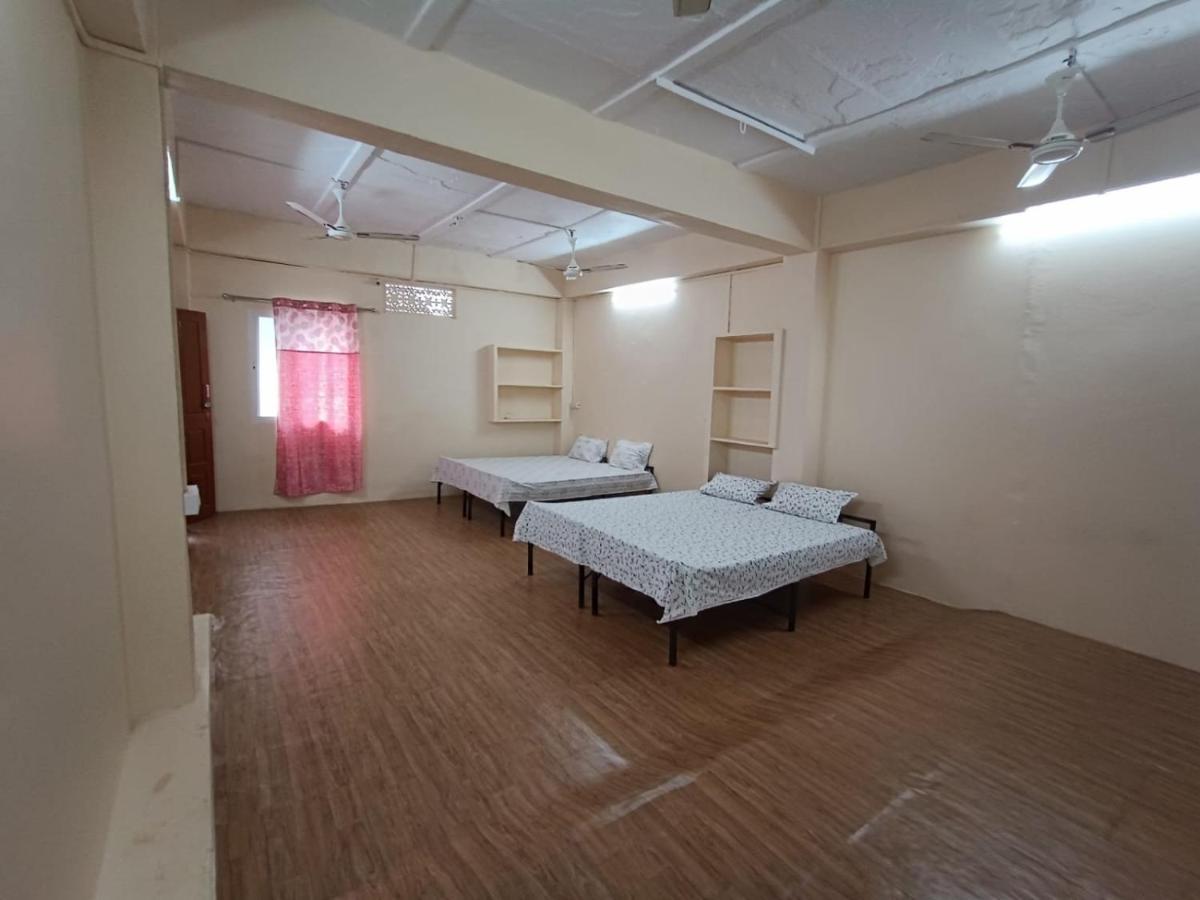 Nain Guest House Ujjain Bagian luar foto