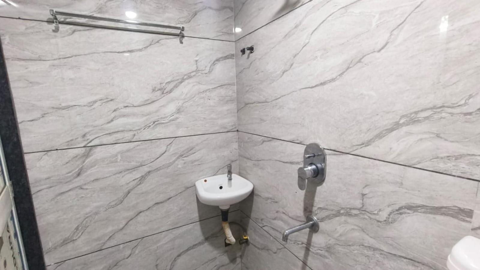 Nain Guest House Ujjain Bagian luar foto