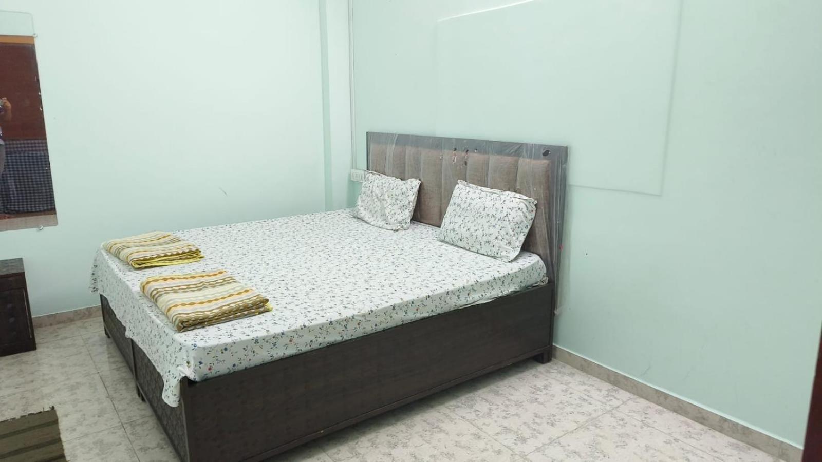 Nain Guest House Ujjain Bagian luar foto