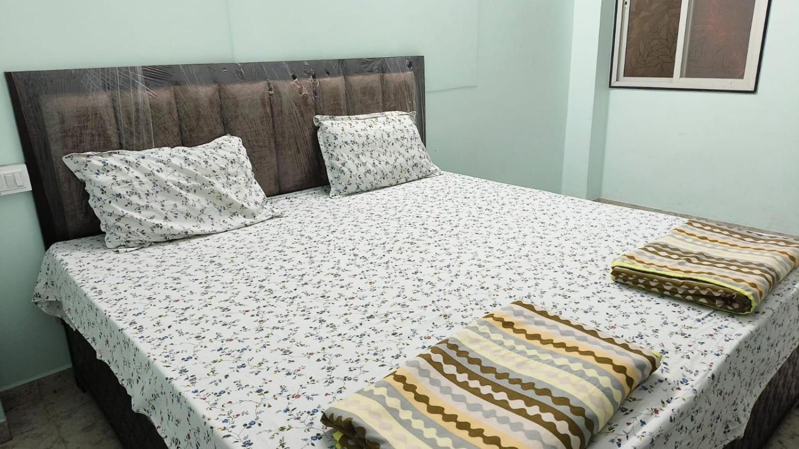 Nain Guest House Ujjain Bagian luar foto